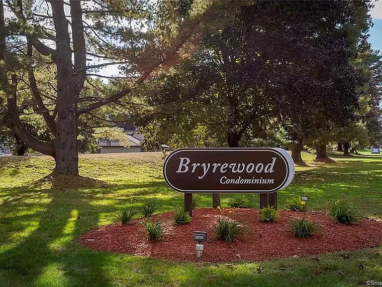 601 Twin Circle Dr #601 — Photo 1