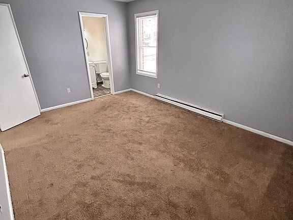 5th image of 949 E Linden St #Street8