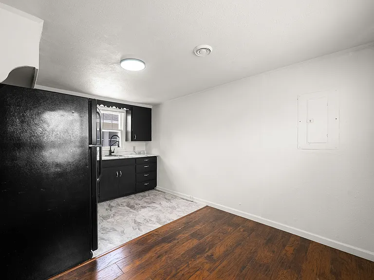 807 S Main Ave #6 — Photo 13