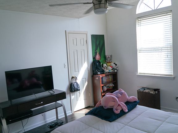 4th image of 5867 Liberty Creek Dr E