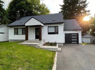 2112 Alta Vista Dr, Ottawa, ON K1H 7L8