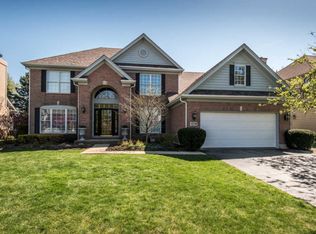 1218 N Lakeview Dr, Palatine, IL 60067