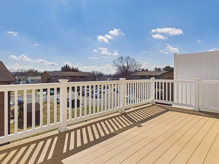 33 Chester Ct — Photo 14