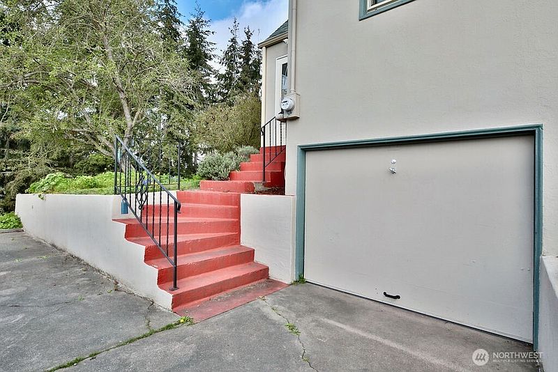 5th image of 1430 W Hendrickson Road