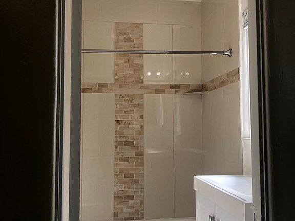 5th image of 478 W Adams Park Dr