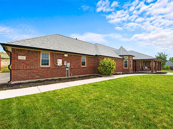 4th image of 1114 Mount Ln