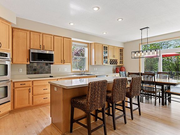 2nd image of 525 Greenview Dr