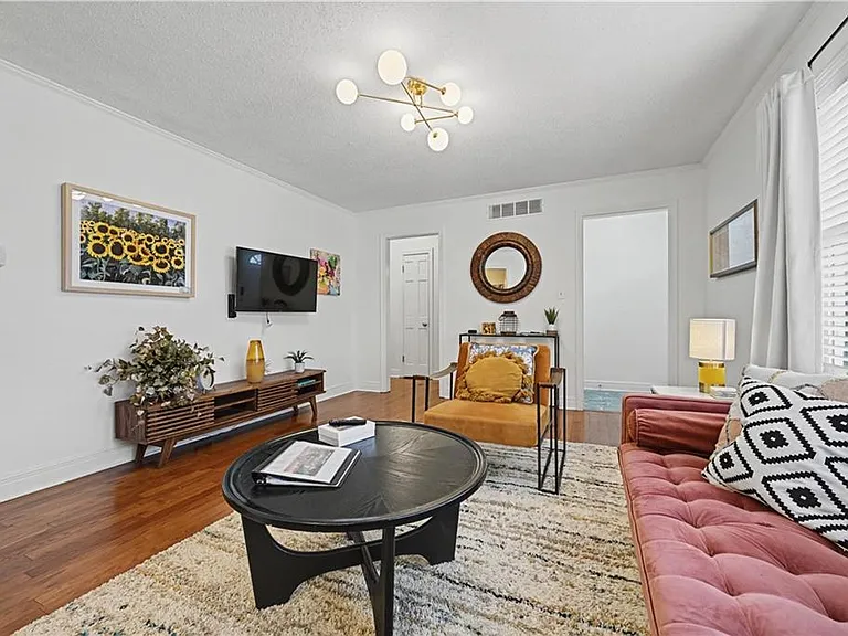 7525 Eaton St — Photo 2