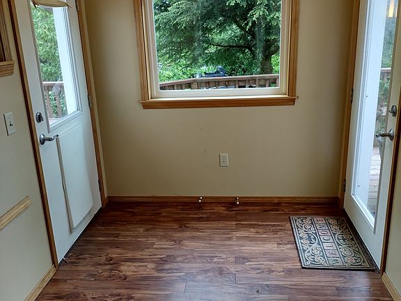 3rd image of 6572 Vista Dr