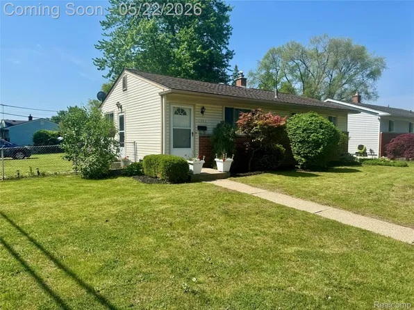 11964 Waiteley Dr, Sterling Heights, MI 48313