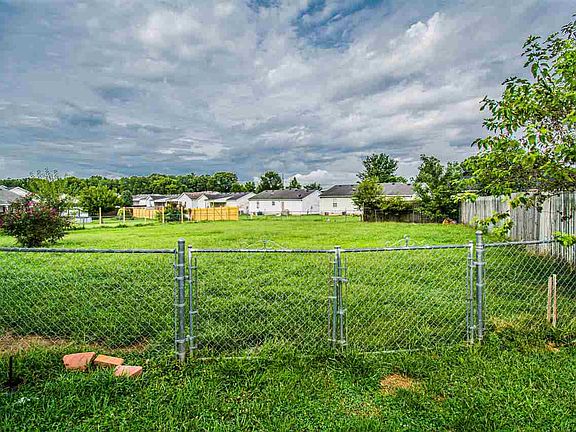 4th image of 422 Lincoln Ct