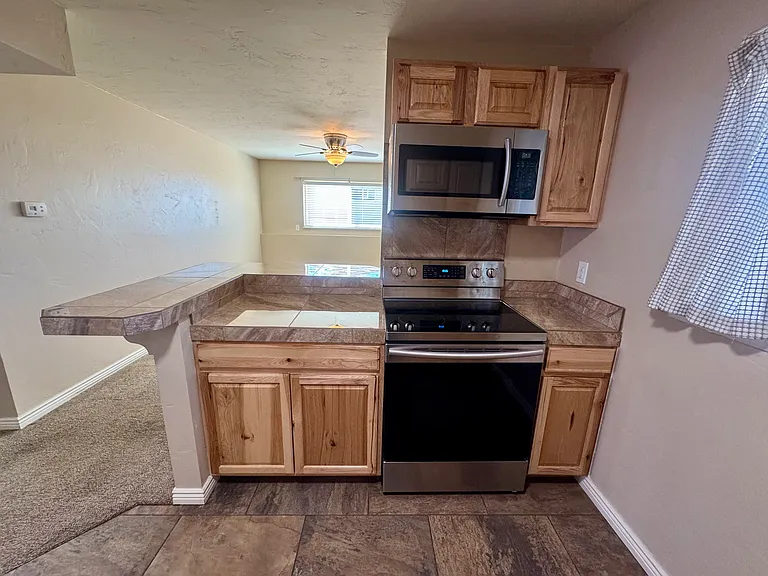 1125 Cree Dr — Photo 4