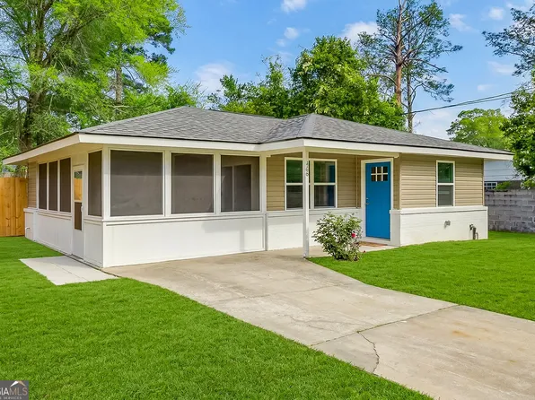 308 E 4th St, Springfield, GA 31329