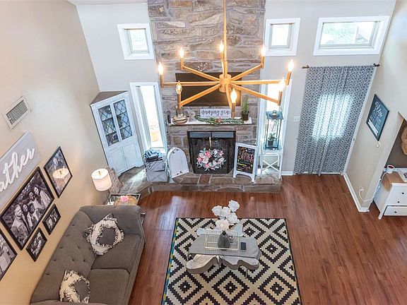 3rd image of 1204 Canterbury Blvd