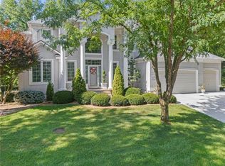 1629 SW Hedgewood Ln, Lees Summit, MO 64081