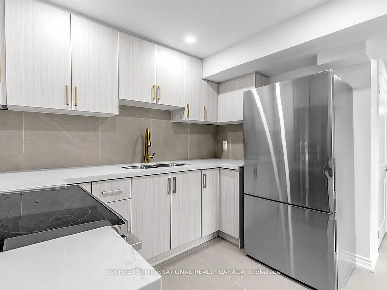 11 Valley Centre Dr #BASEMENT — Photo 5