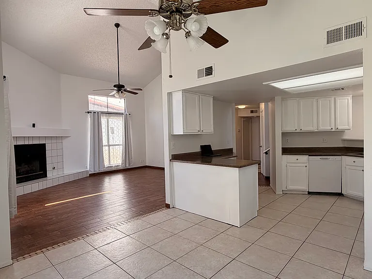 6665 Gatehouse Ln — Photo 6