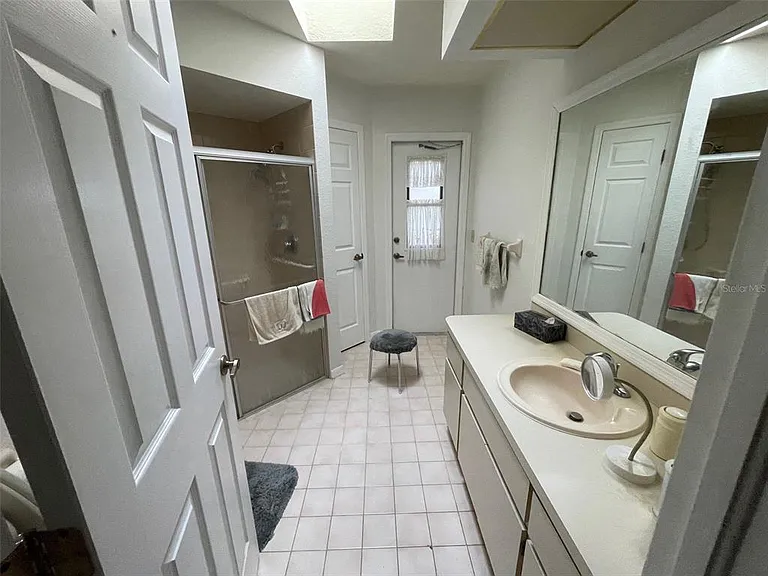 1091 Venture Ct — Photo 12