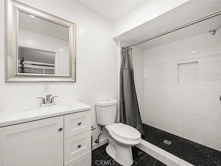 4630 Cedros Ave — Photo 48