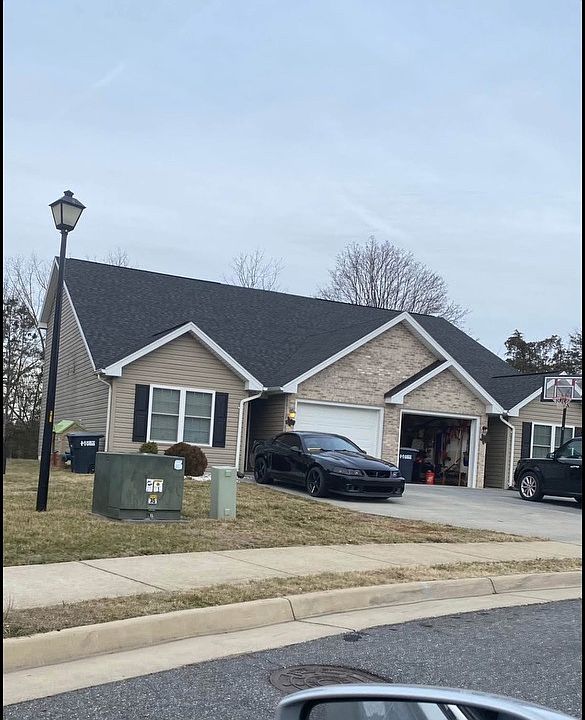 1st image of 1751 Pear St #1751