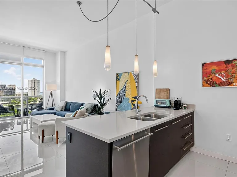 500 Brickell Ave #1100 — Photo 7