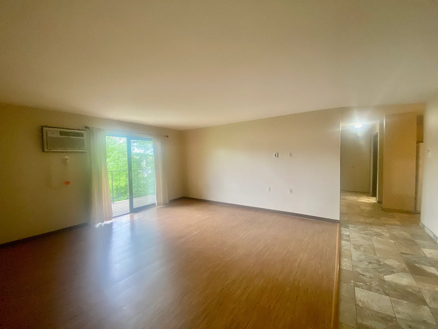 2 bed, 1.5 bath, 1100 sqft, $1,650 — Photo 3