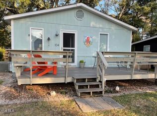 104 SE 75th St, Oak Island, NC 28465