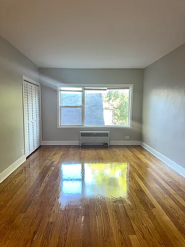 2001 W Lunt Ave #1 Photo 1