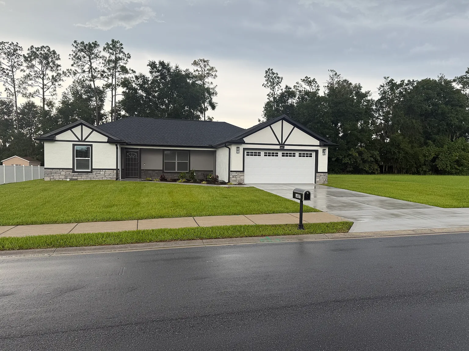 3 bed, 1658 sqft, $2,595 — Photo 2