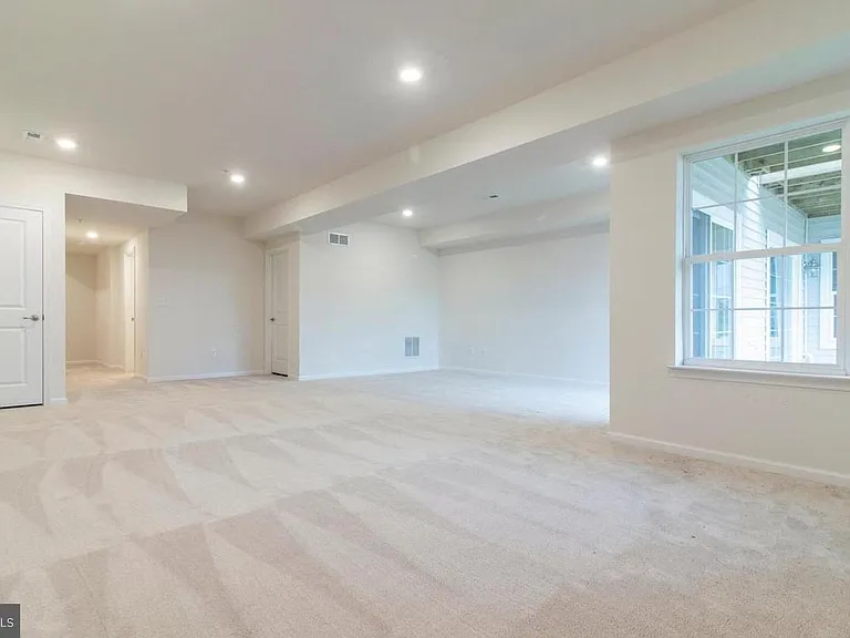 128 Golden Vale Dr — Photo 13