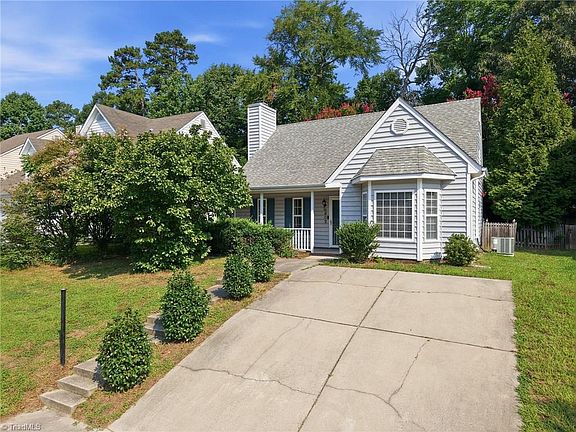 4th image of 4902 Heritage Woods Ct