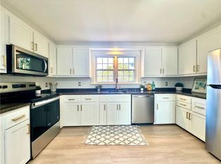 426 Metacom Ave UNIT 1, Bristol, RI 02809