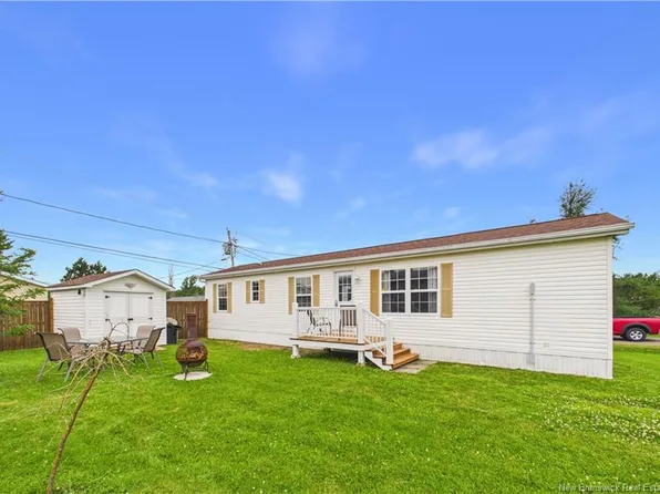 40 Dupuis Ave, Moncton, NB E1H 1E2