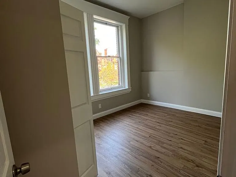 1337 S 4th St — Photo 23
