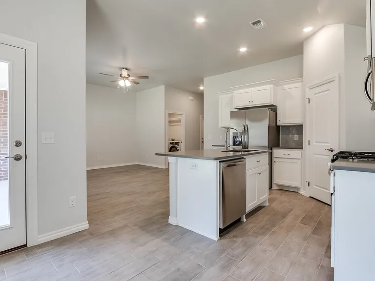 3903 Lleyton Dr — Photo 8