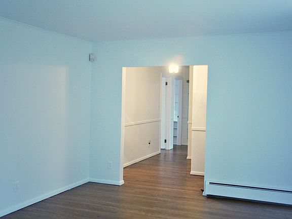 Living Room & Foyer/Hallway