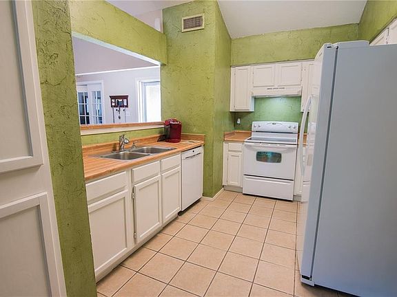 3rd image of 6106 Hott Springs Dr