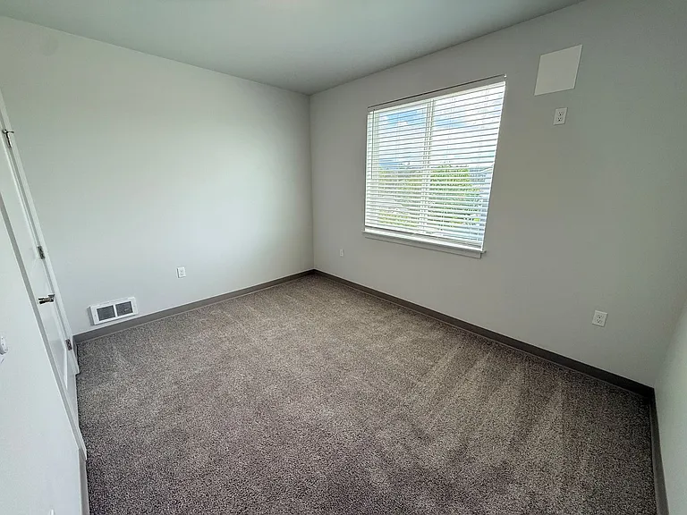 Nathan Apartments — Photo 27