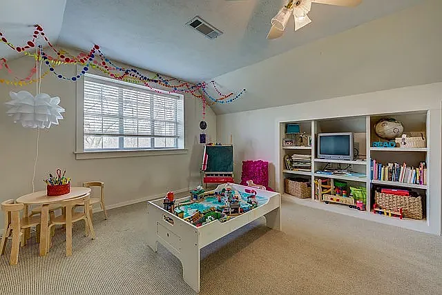 1313 Mulvihill St — Photo 22