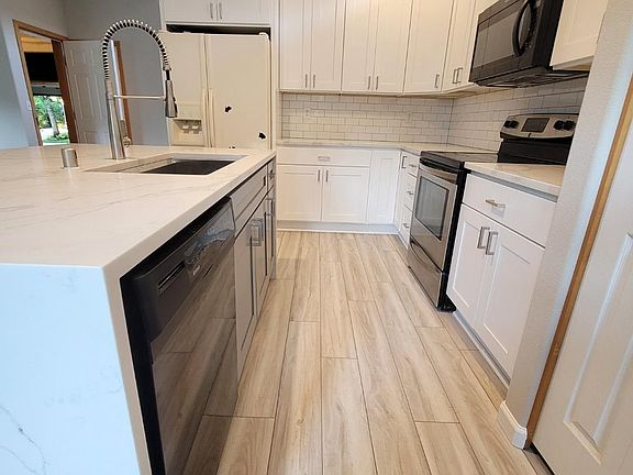 2nd image of 2324 SE 175th Ave