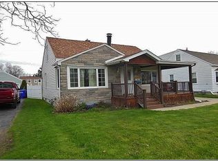 4616 Chapman Pkwy, Hamburg, NY 14075