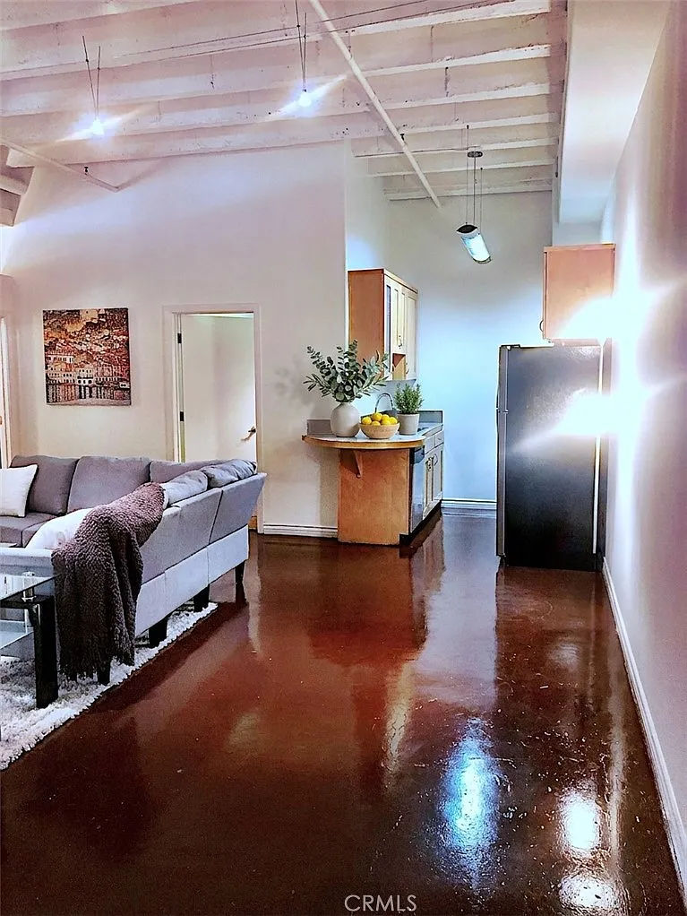 2 bed, 940 sqft, $2,000 — Photo 4