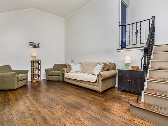 3rd image of 2733 Wendell Ln