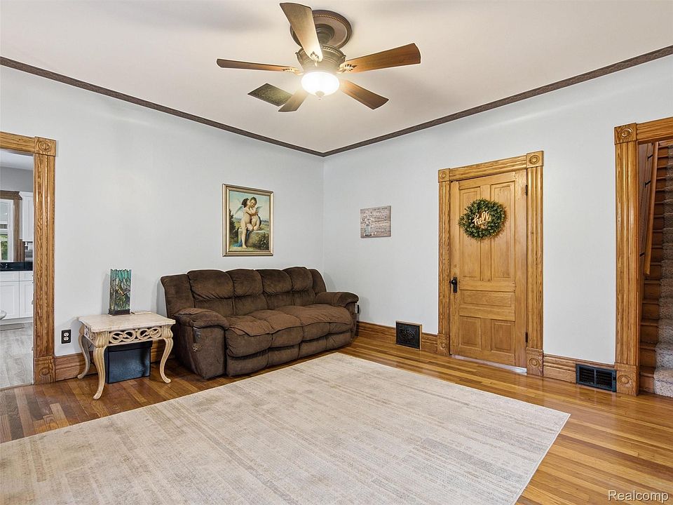 53633 Chesterfield Rd, photo 12