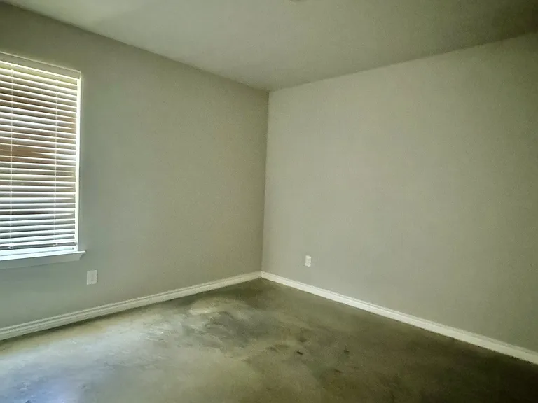 400 Lowes Blvd #B — Photo 14