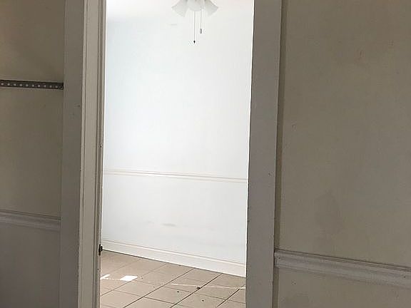 5th image of 614 W Lovell St #2