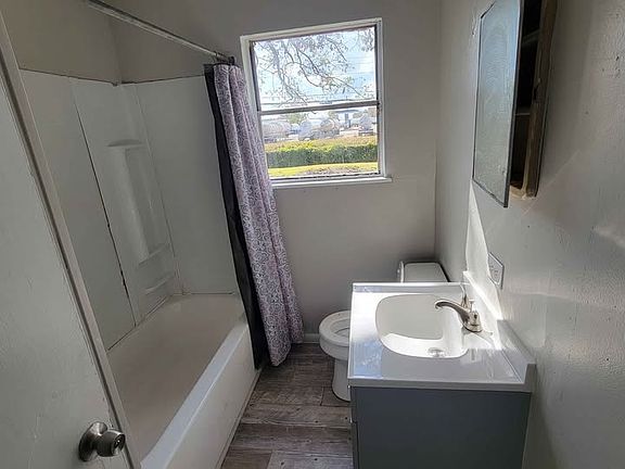 5th image of 1105 Norris Dr