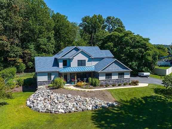 4th image of 24 Forest View Dr