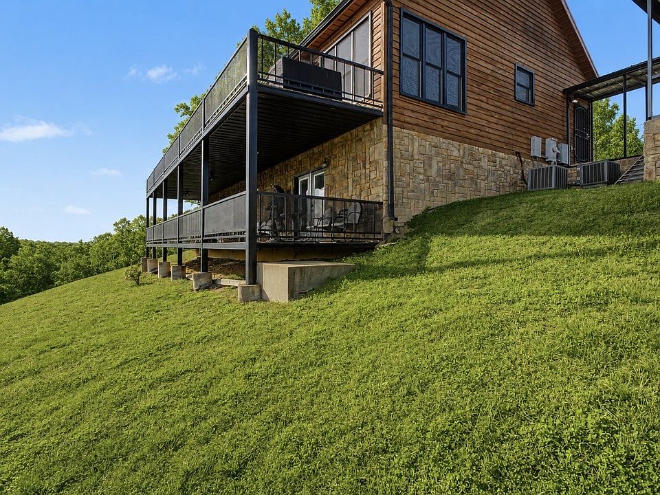 49th image of 327 Stoneybrook Rd
