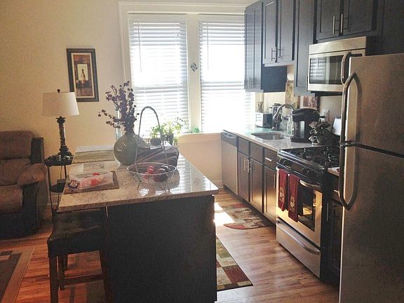 4th image of 2233 W Wilson Ave APT 1A